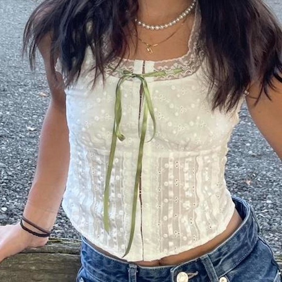 With Jean Adeline Blouse - Picture 3 of 4